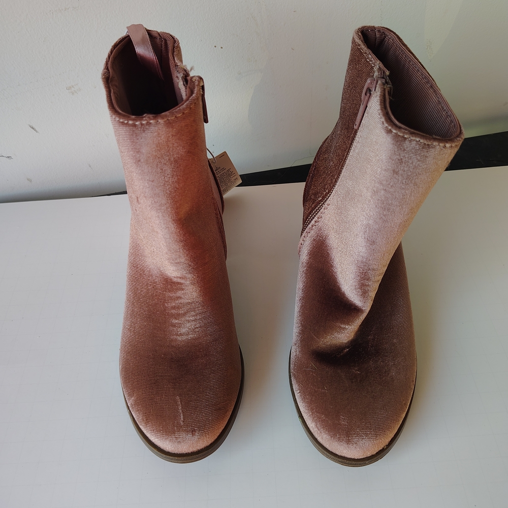 Elegant Velvet Ankle Boots - Brown